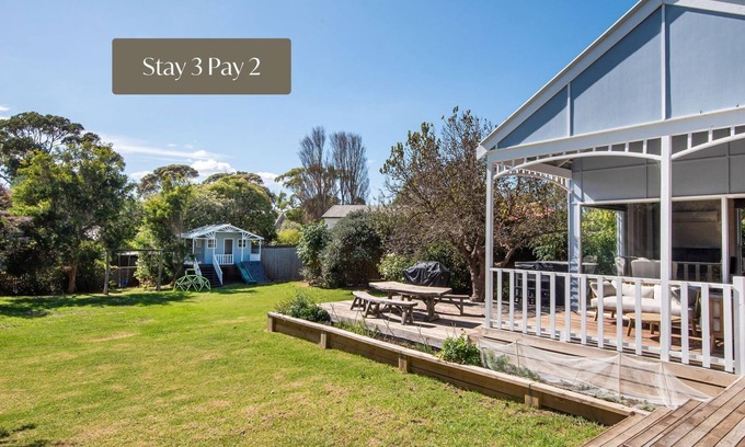 Flinders House | Barker Cottage with Spa in Flinders