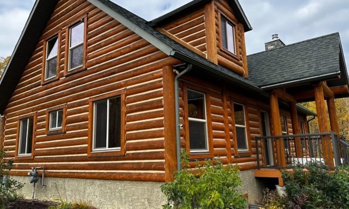 Parkland County Cabin | BARN OWL CABIN "Owl are Welcome" Rest and Relax in this Beautiful Log Home