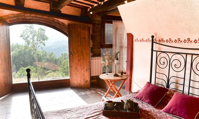 Muntanyola Apartment | Barn restored 1h from Barcelona