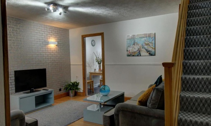 Douglas and Angus House | Barolo House - Quiet Residential Town House