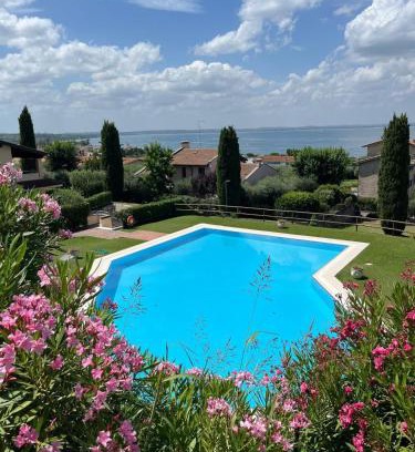 Calmasino Apartment | Barum Lake View Apartment in Lazise