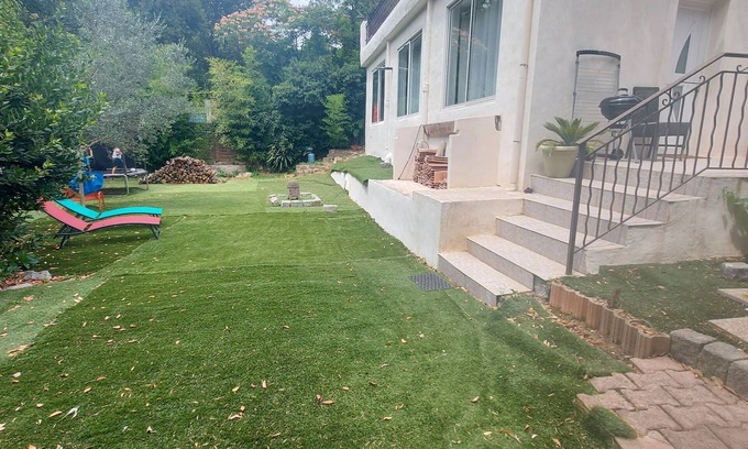 La Seyne-sur-Mer Villa | Bas de Villa T3 Avec Jardin Près de la mer