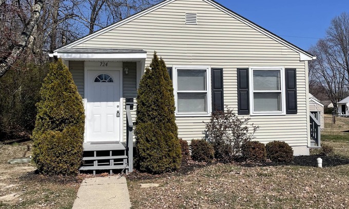 Aberdeen House | Baseball Lovers Paradise!