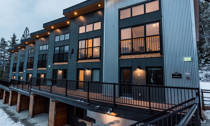 Revelstoke Hotel | Basecamp Resorts Revelstoke I Micro-Suite