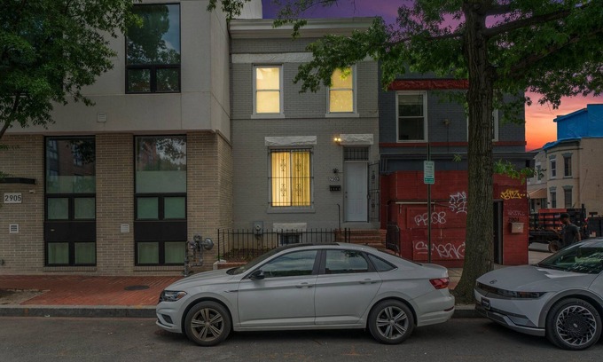 Park View Apartment | Basement Unit 1-bedroom with AC and WiFi in beautiful Washington