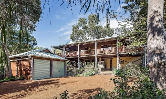 Eagle Bay House | Basically Beachfront - Eagle Bay Treehouse