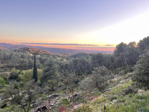 Aix-en-Provence House | Bastidon provençal Aix-en-Provence plein cœur de la forêt avec vue unique