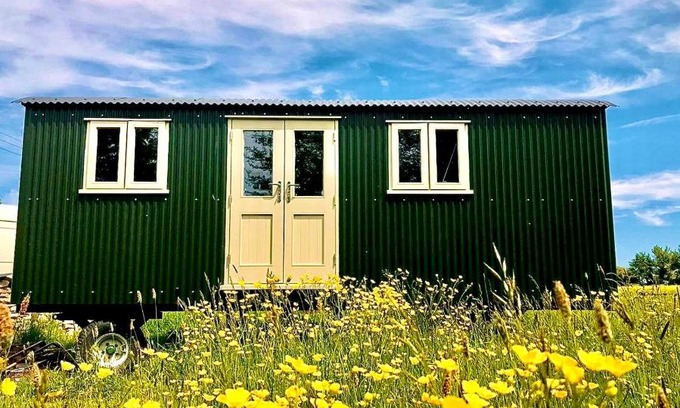 Todber Apartment | Bathsheba, Luxurious Shepherds Hut set in Todber a hamlet set in Thomas Hardy's iconic rural Dorset