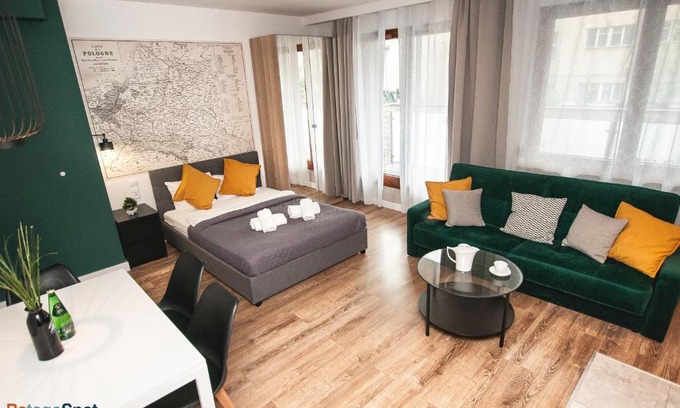 Srodmiescie Apartment | BatogoSpot Tumski
