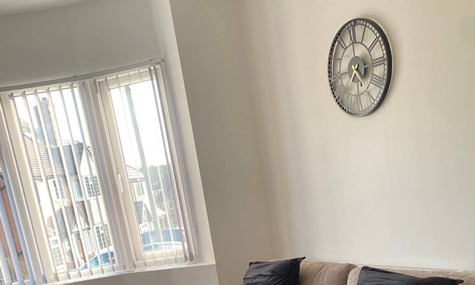 Harborne House | Battenhall House - 4 Bed Luxury Corporate Stay