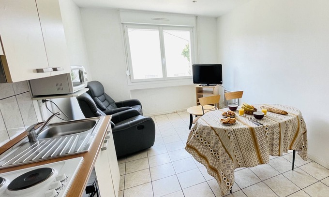 Forges-les-Bains Apartment | Baudelaire: Apartment 300 metres from the thermal baths