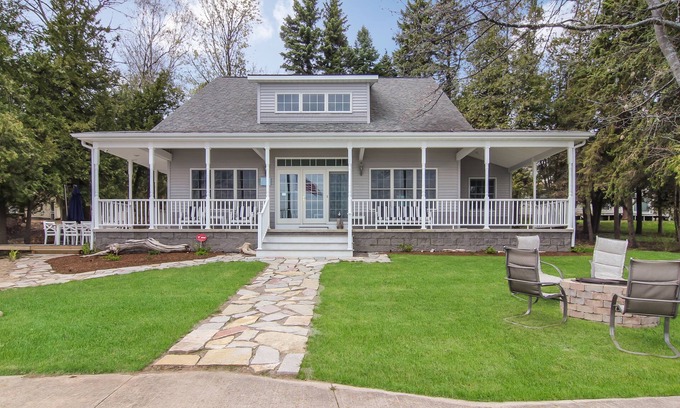 Traverse City House | Bay Breeze