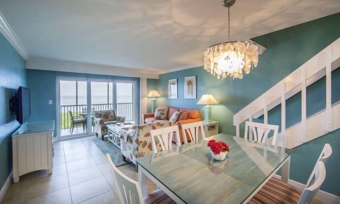 Captiva Resort | Bay Breezes, Close to Beach, Pools & Water Views from Large Screened Balcony