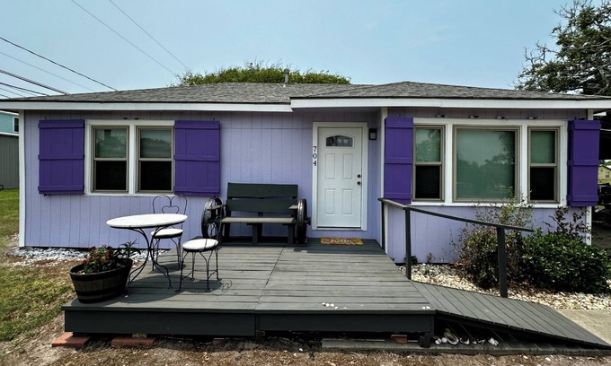 Long Mott Cottage | Bay view fisherman's cottage. Located in Seadrift, near Port O' Connor, TX.