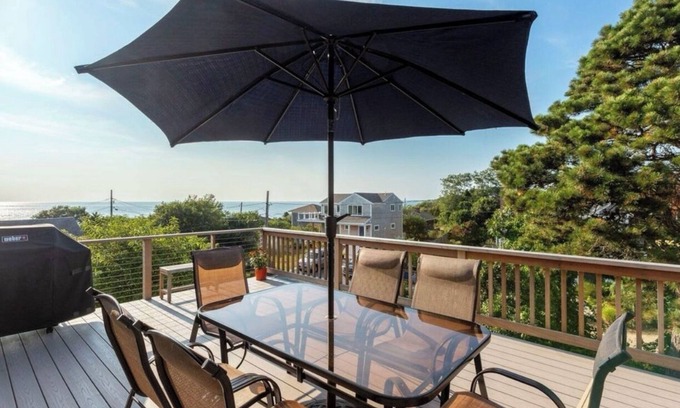 Campground Landing Cottage | Bay Views and Panoramic Sunsets!