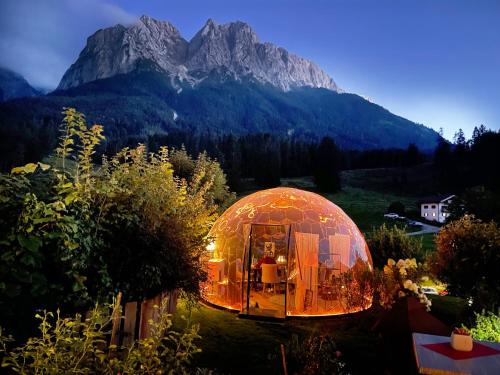Obergrainau Hotel | Bayern Resort Hotel - Adults only - mit Zugspitzblick - Eibsee-Nähe - Wellnessbereich - Naturpool im Sommer