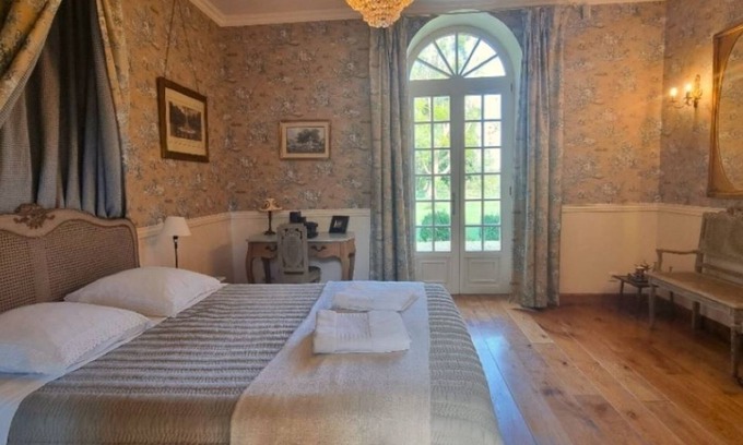Conde-sur-Seulles House | Bayeux : la suite d'Artagnan : french castle life in 1700 sq ft, 3br, 2br, 7p