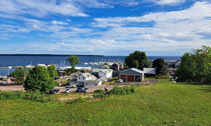 Bayfield House | Bayfield Oasis: Stunning Lake Superior views within walking distance to town!n