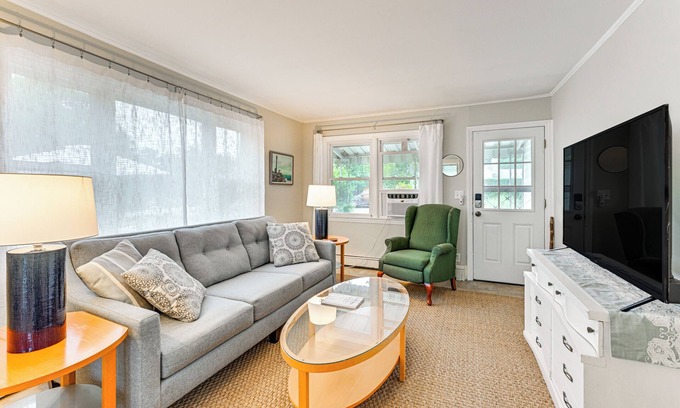 East Quogue House | Bayfront East Quogue Retreat w/Private Boat Dock