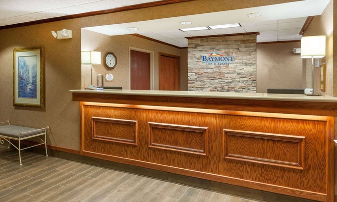 Chelsea Hotel | Baymont by Wyndham Chelsea