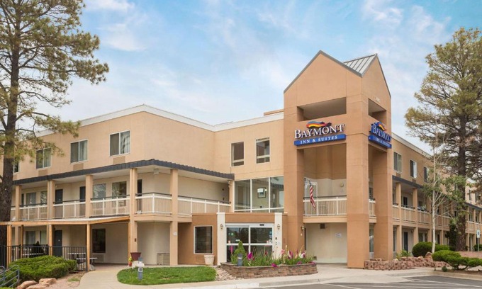 Woodlands Village Hotel | Baymont by Wyndham Flagstaff