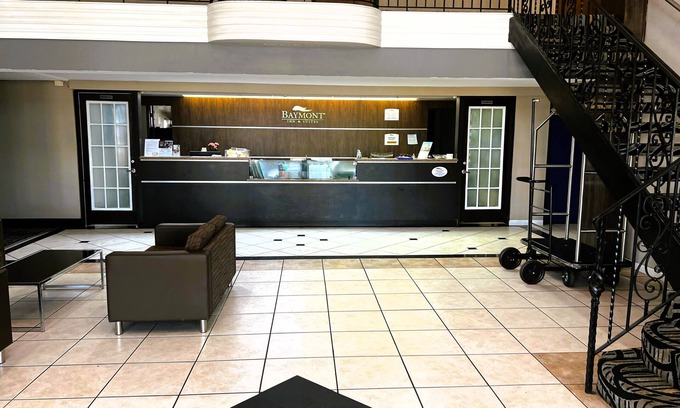 Lakeview  Jefferson County Hotel | Baymont by Wyndham Port Arthur/Groves Area