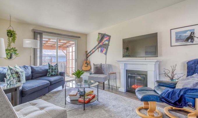 Nehalem House | Bayside Bungalow - Meredith Lodging