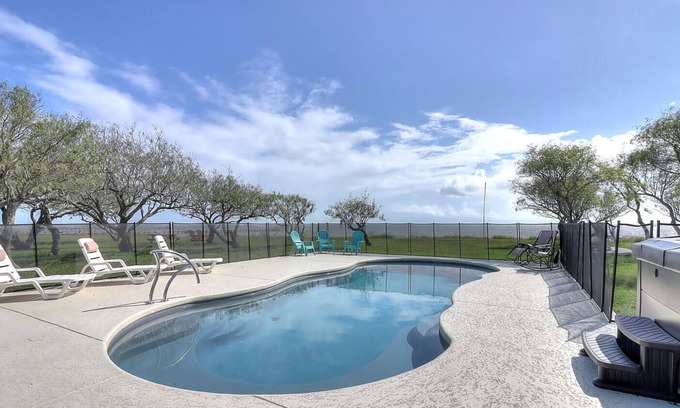 Bayside Cottage | Bayside Getaway! Lighted pier, pool, hot tub, Right on Copano Bay!