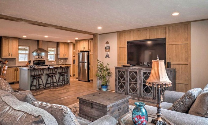 Negreet House | Bayside Louisiana Vacation Rental with Dock!