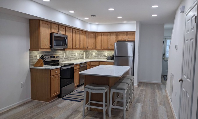Midtown Ocean City House | Bayside Townhouse Condo W/Boat Slip and Free Wi-fi