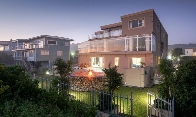 Myoli Beach Apartment | Bayside Views