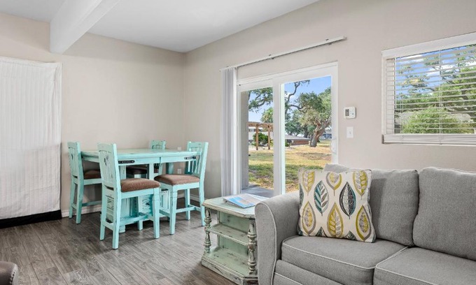 Fulton Apartment | Bayview Paradise