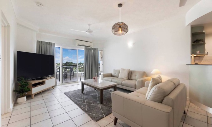 Cullen Bay Apartment | Baywatch Escape Beachside Living near Darwin CBD