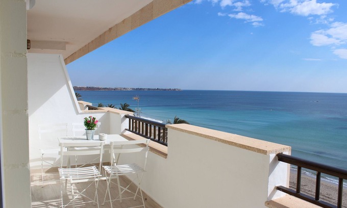 Mil Palmeras Apartment | Beach Apartment Sea Line - Beach Apartment 1st line QUESADA APARTMENT