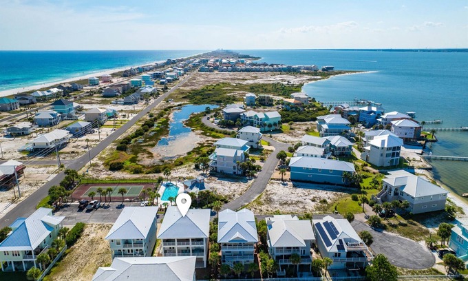 Caribbean Isle House | Beach & Bay-Elevator Pool HotTub