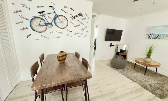 South Lake Apartment | Beach Bliss: Cozy Apartment Steps from the beach
