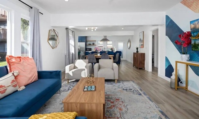 Bluff Heights House | Beach Bungalow Home in Long Beach 2B1B + Parking