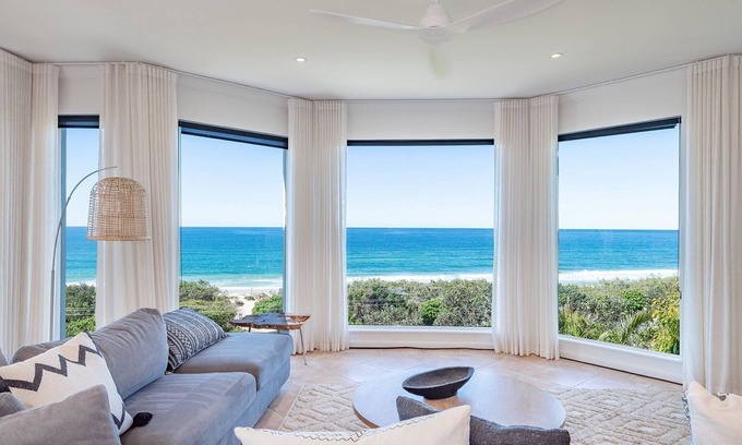 Castaways Beach House | Beach Cabana At Crusoe