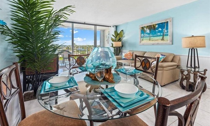 Hutchinson Island South Apartment | Beach Condo/Island Beach Resort/No Cleaning Fee/Condo 411