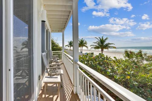 Holmes Beach House | Beach Front 2 Bedroom B