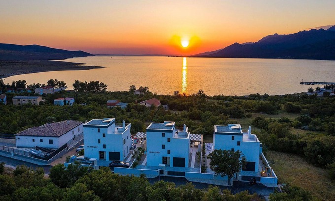 Rovanjska House | Beach front home in Jasenice