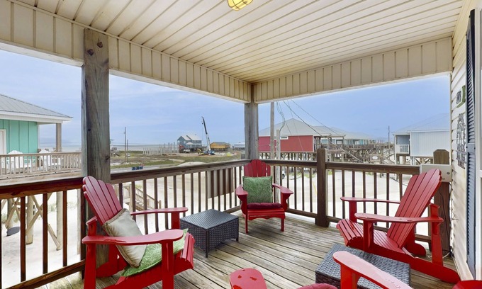 Dauphin Island House | Beach Front house with breathtaking views, free WiFi, full kitchen, near beach