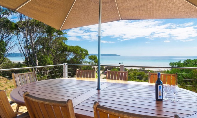 Island Beach House | Beach Front. Panoramic Views. Kayaks. Nestled in Nature