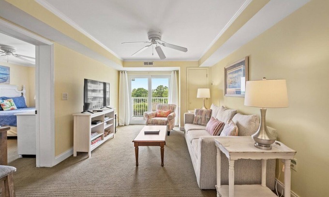 North Litchfield Beach Apartment | Beach Getaway -Litchfield Resort