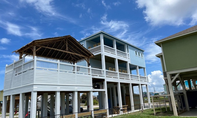 Crystal Beach House | BEACH HANSON 2 New Construction with Private pool and hot tub on upper deck.