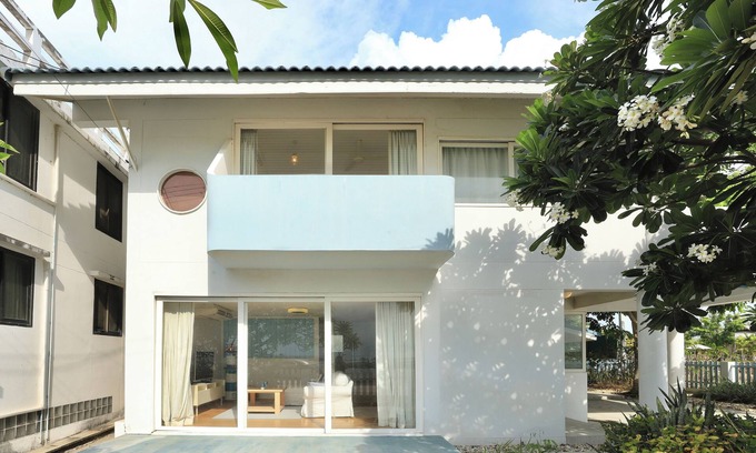 Laem Phak Bia House | Beach House in Phetchaburi