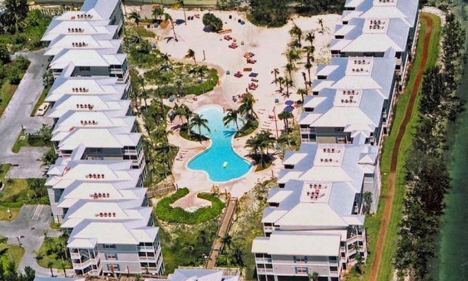 Key West Resort | Beach House 6-person Unit 11/2-11/9nSuper Boat Race World Offshore Championships