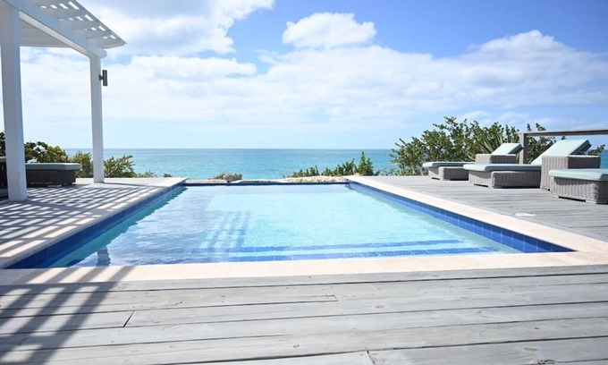 South Palmetto Point House | Beach House on cove of Ten Bay Beach
