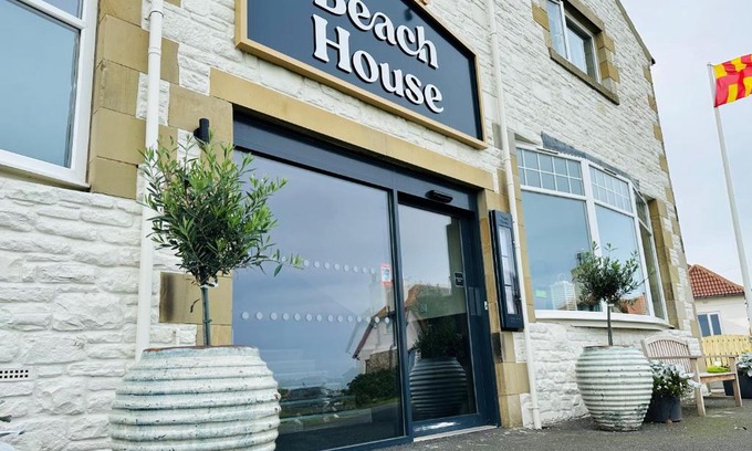 Seahouses Hotel | Beach House Hotel
