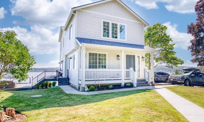 Gig Harbor House | Beach House in Gig Harbor